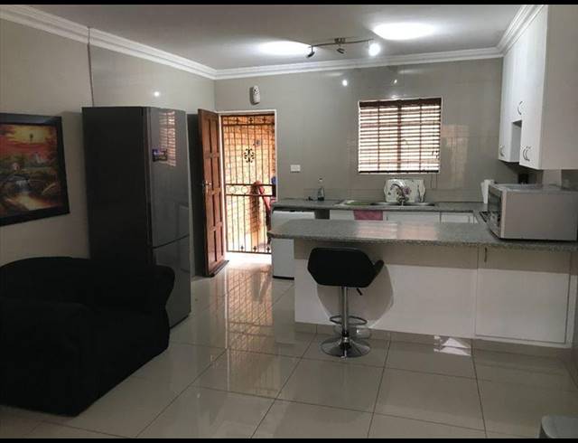 2 BEDROOM TOWNHOUSE FOR SALE IN TERENURE